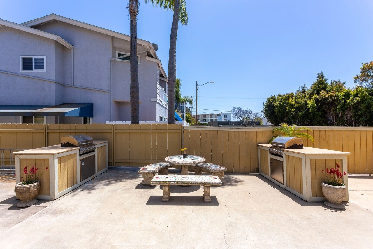Sail Bay Apartments - Photo 5 of 14