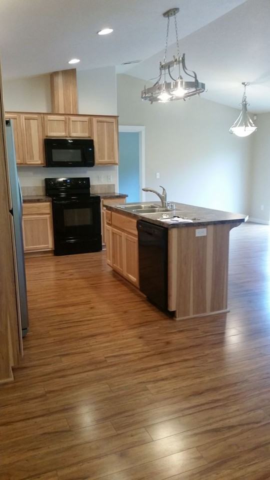 20405 Ne 83rd St - Photo 4 of 16