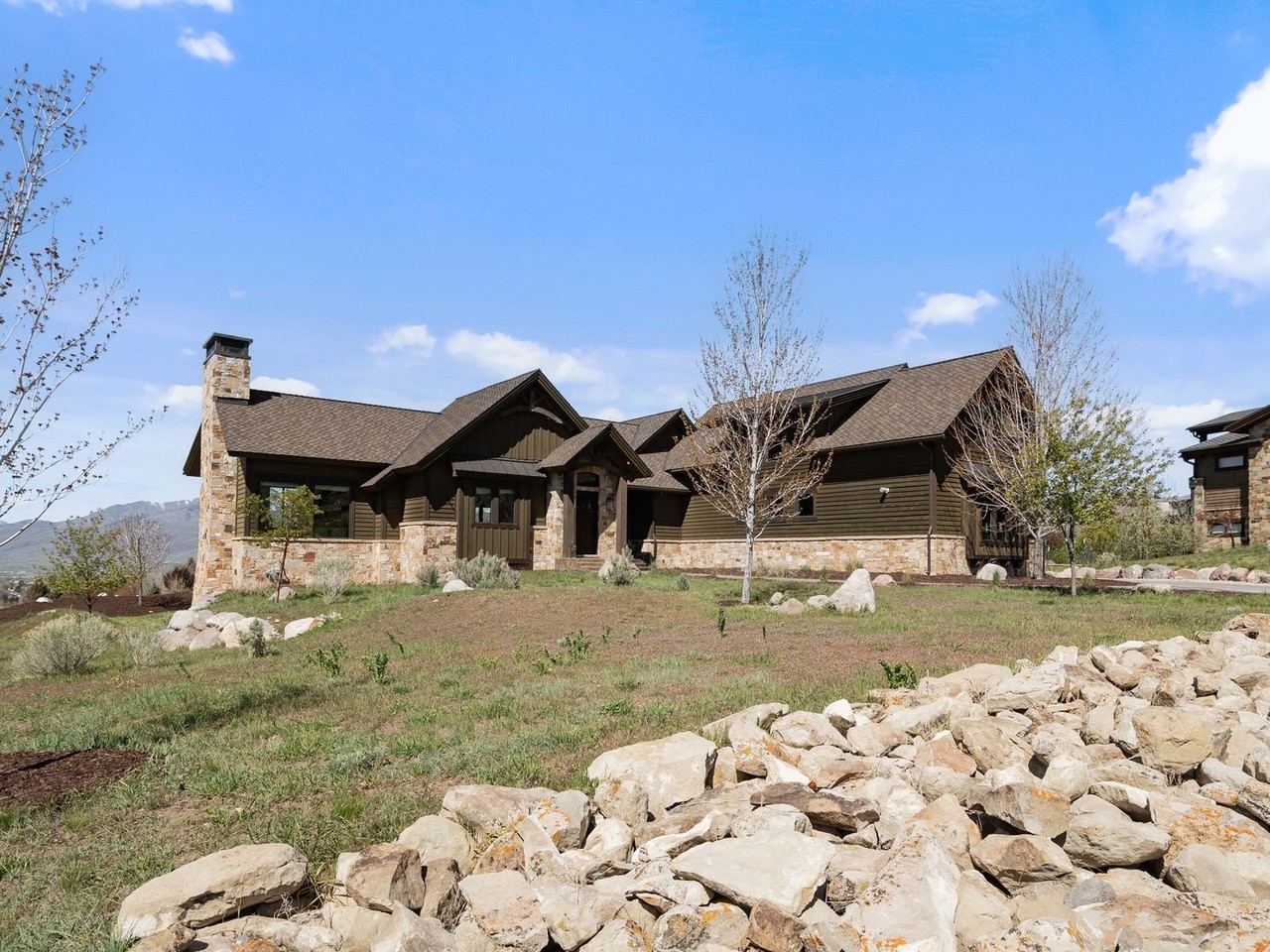 1075 N Oquirrh Mountain Dr - Photo 3 of 44