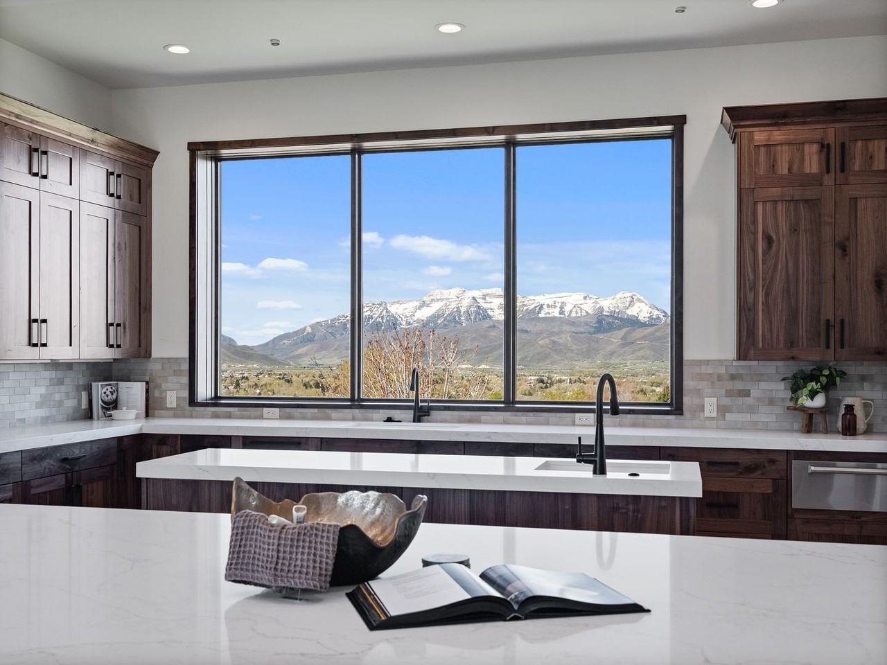 1075 N Oquirrh Mountain Dr - Photo 5 of 44