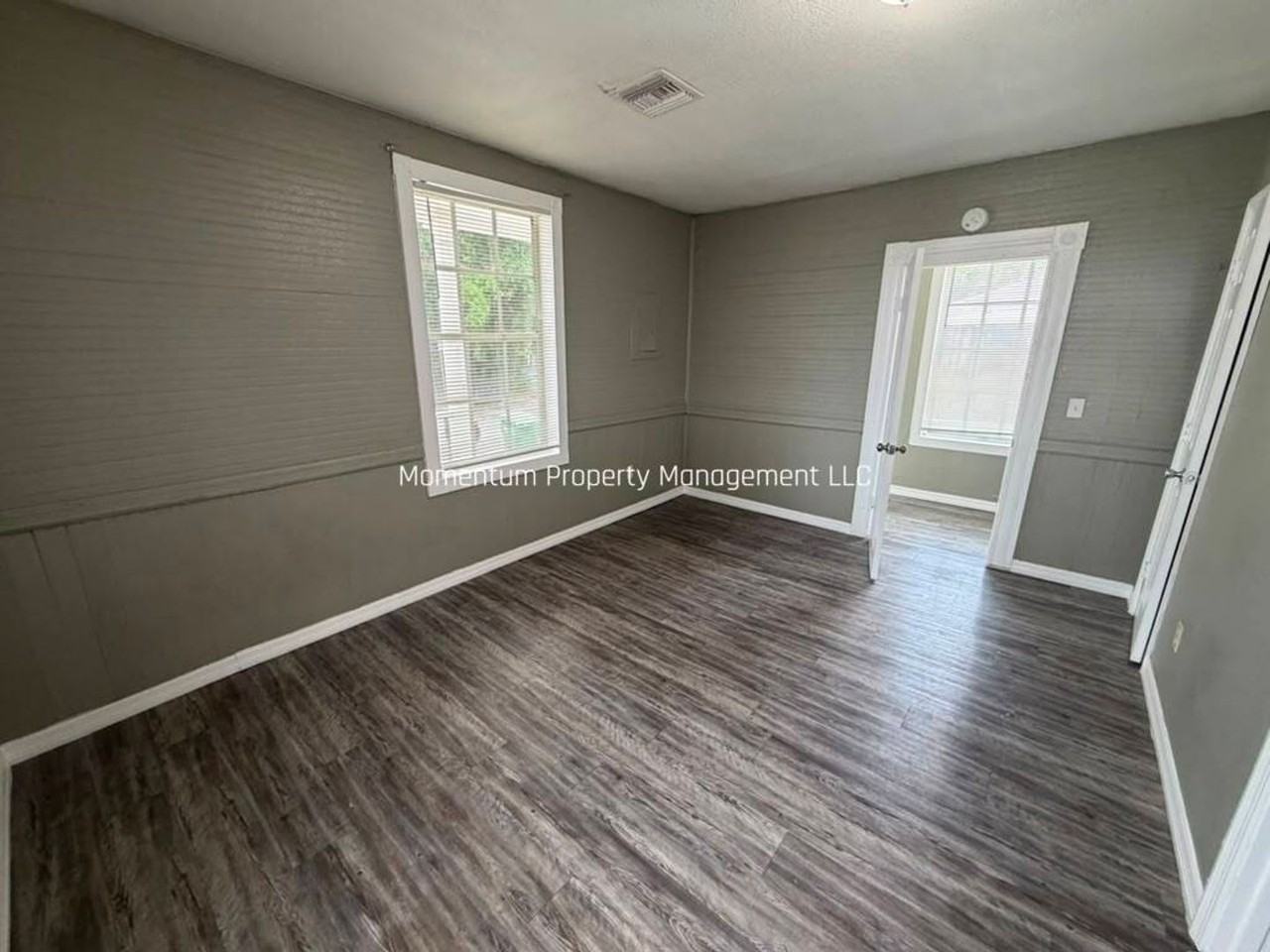 2911 N 17th St - Photo 5 of 11