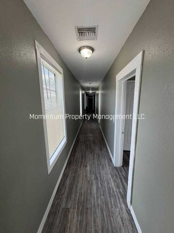2911 N 17th St - Photo 6 of 11