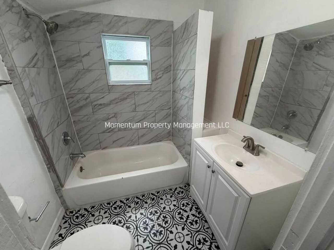 2911 N 17th St - Photo 7 of 11