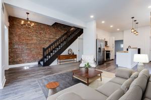 featured image of 915 Industry St
