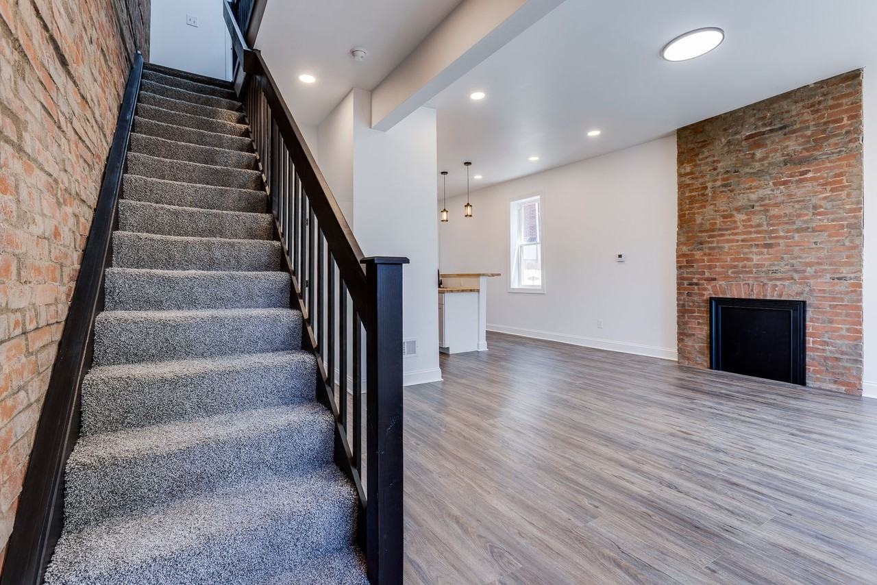 915 Industry St - Photo 3 of 50