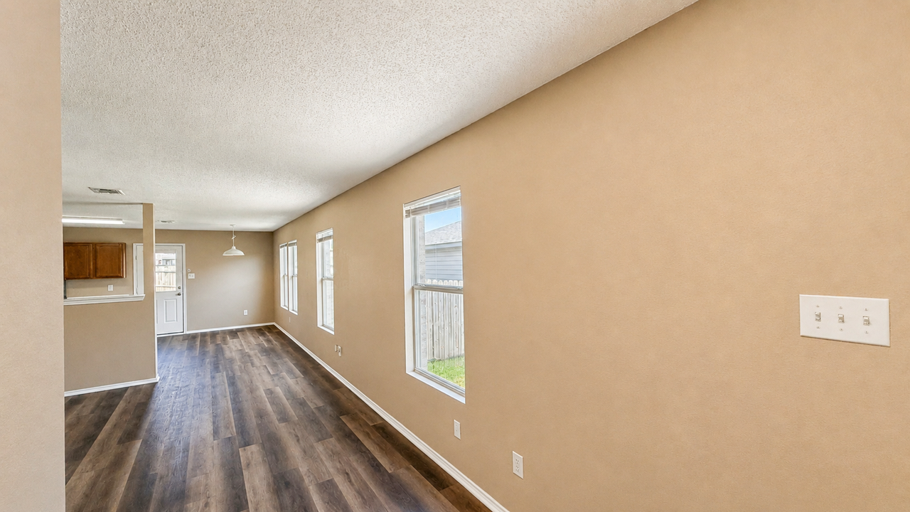 5405 Shiver Rd - Photo 5 of 36