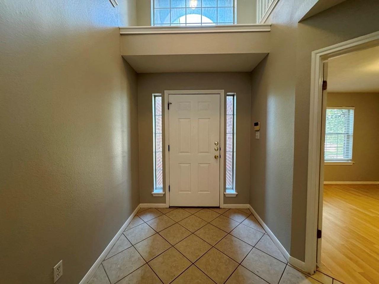 5305 Tamango Way - Photo 2 of 40