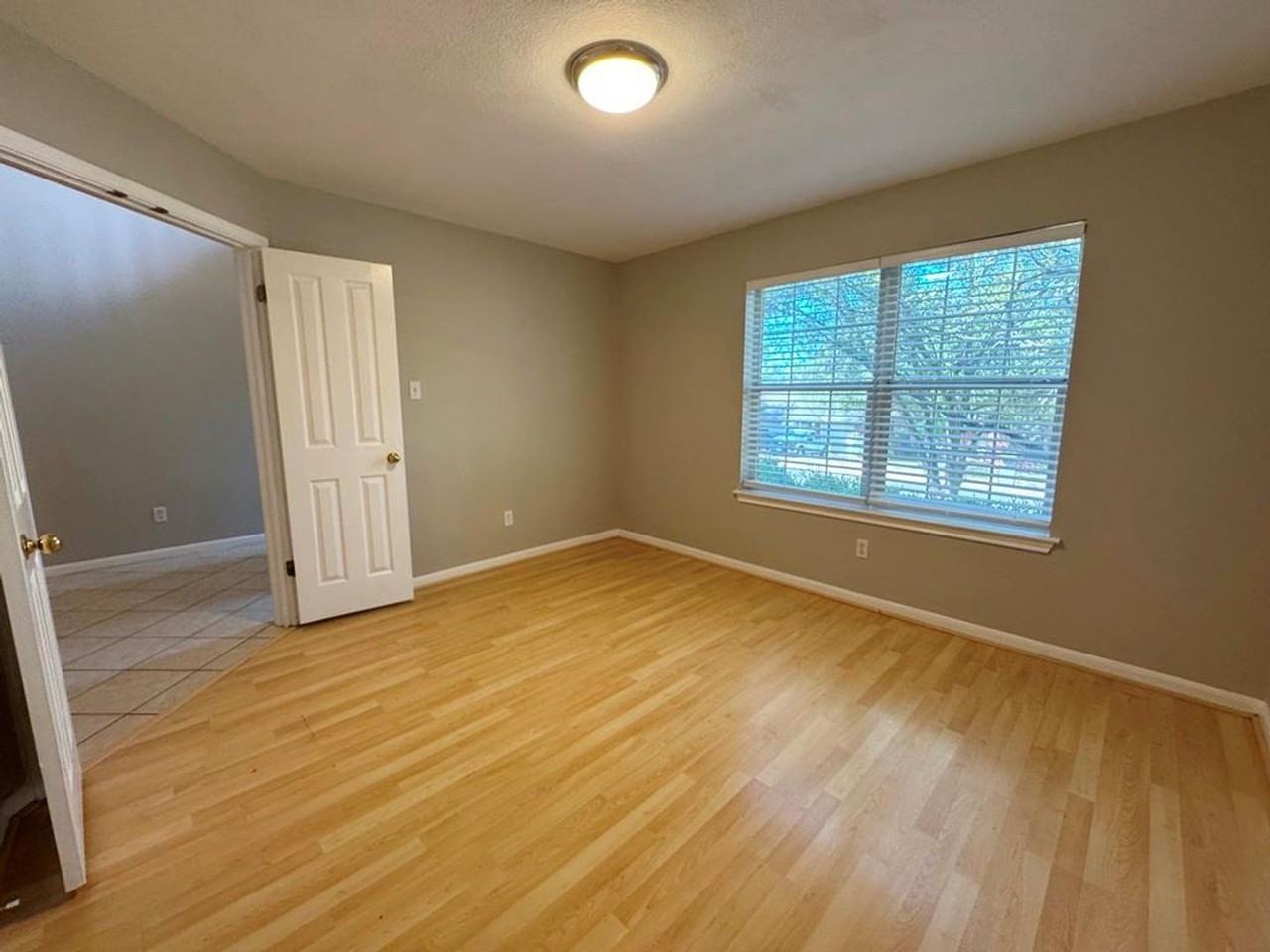 5305 Tamango Way - Photo 4 of 40