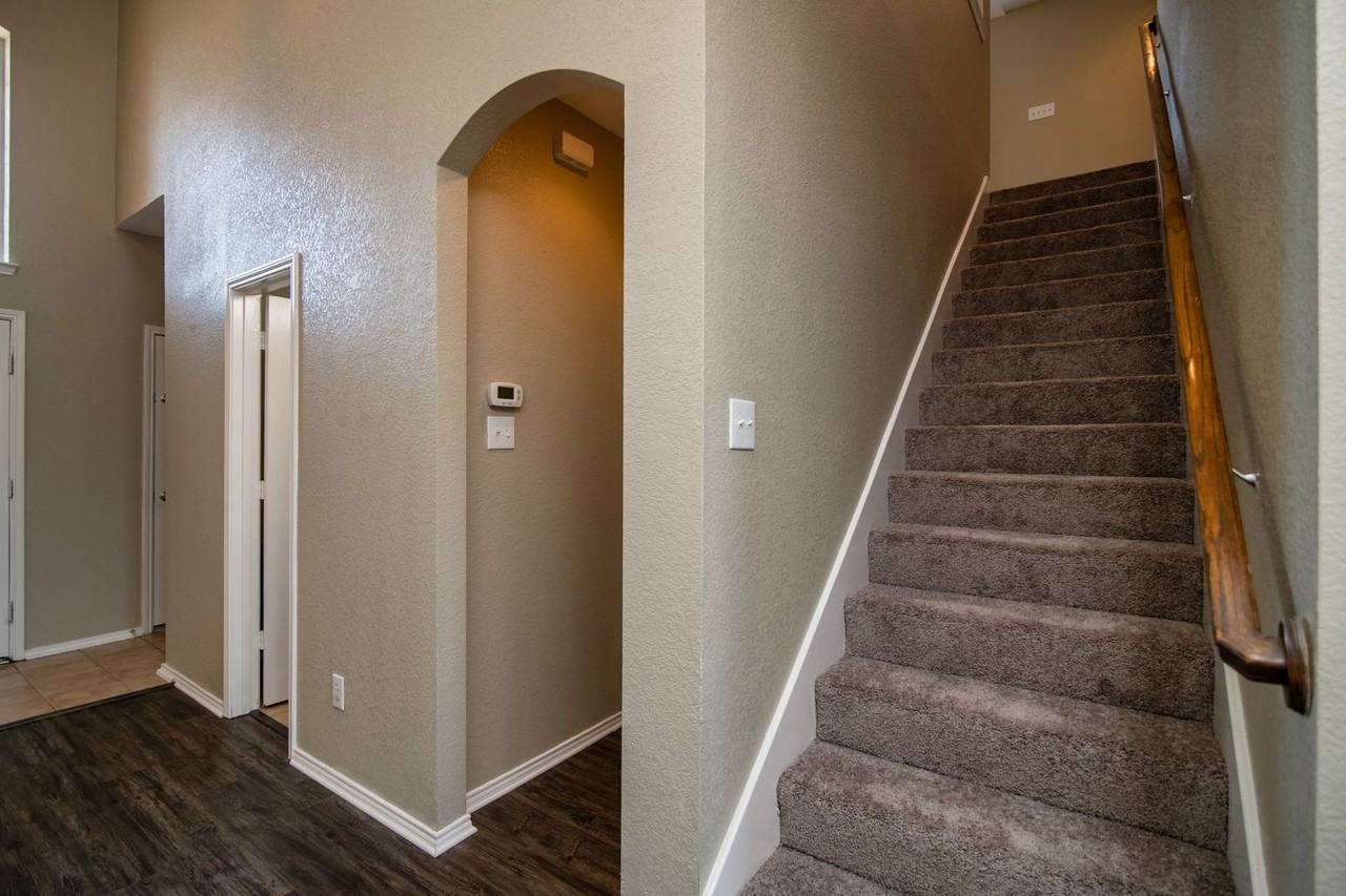 5140 Meandering Creek Ct - Photo 5 of 27
