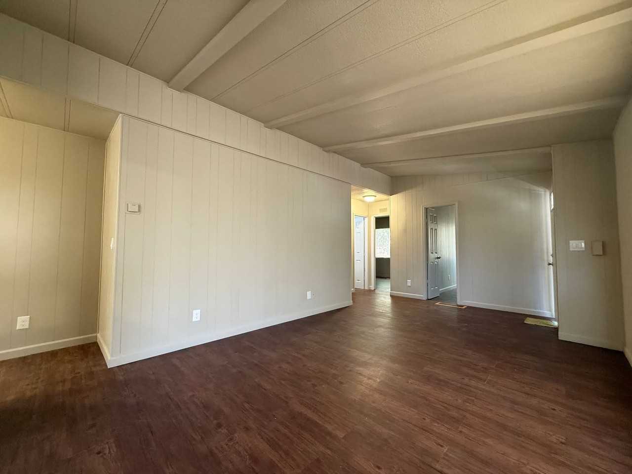 282 Mary St - Photo 3 of 20