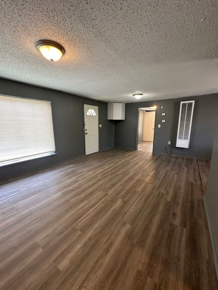2814 Nw 3rd Ave - Photo 4 of 10