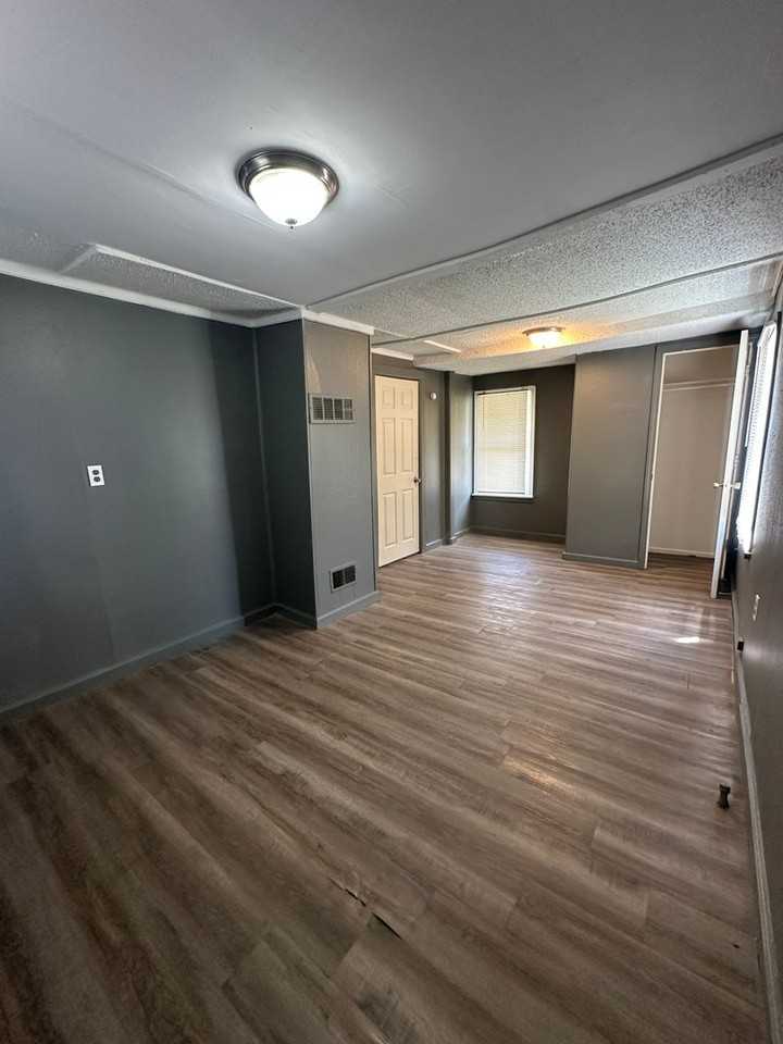 2814 Nw 3rd Ave - Photo 6 of 10