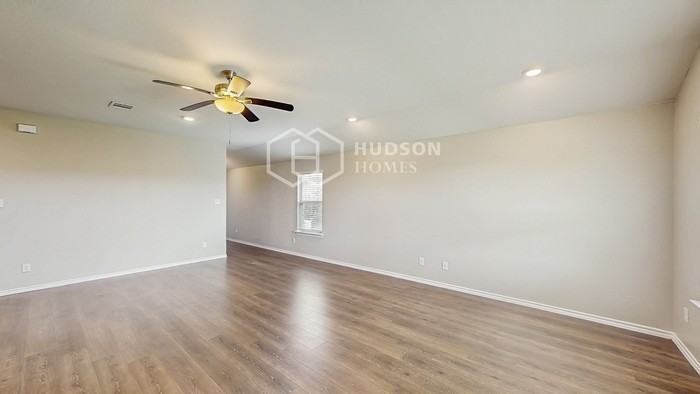 3102 Crane Dr - Photo 5 of 27