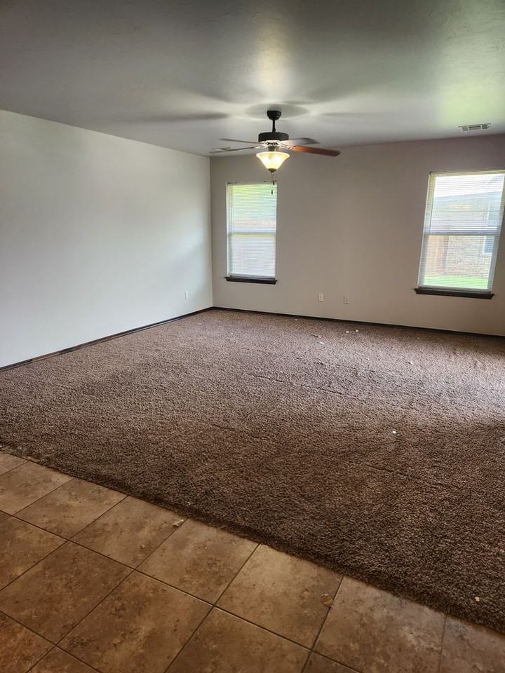 700 Ne 21st Ter - Photo 2 of 11