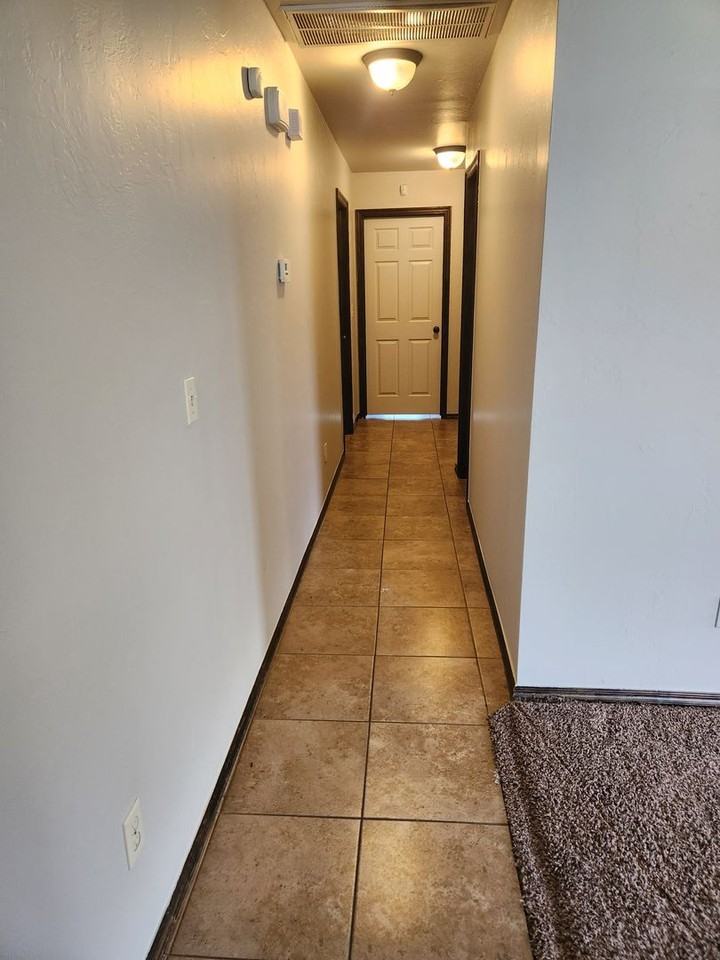 700 Ne 21st Ter - Photo 4 of 11