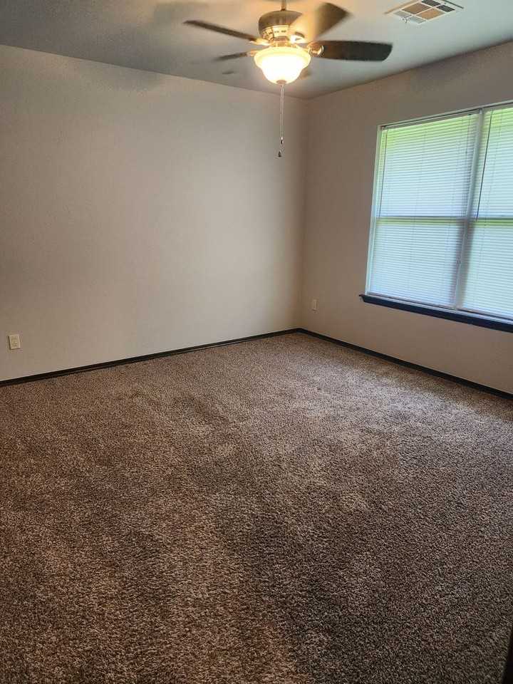 700 Ne 21st Ter - Photo 6 of 11