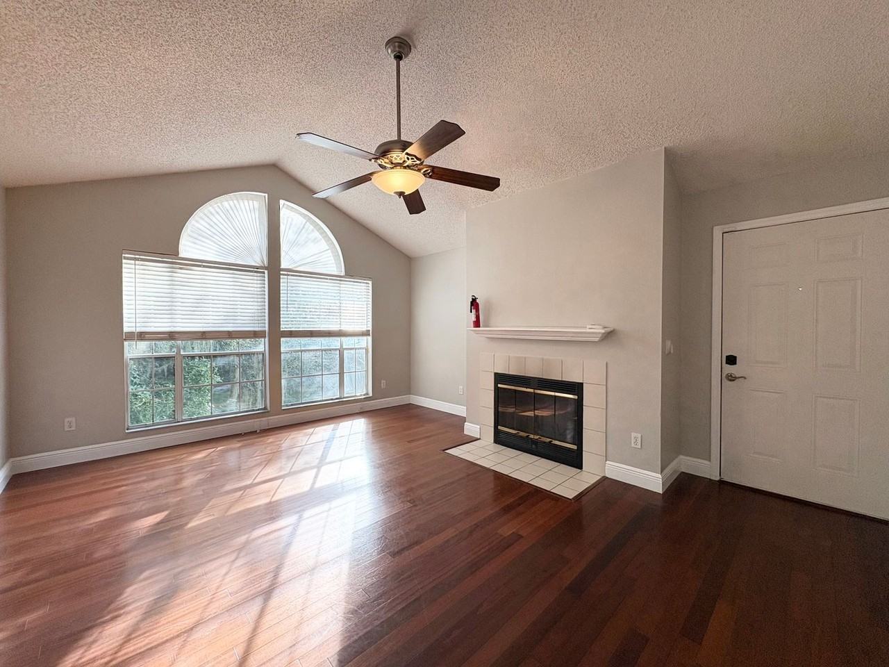 690 Roaring Dr #390 - Photo 4 of 23