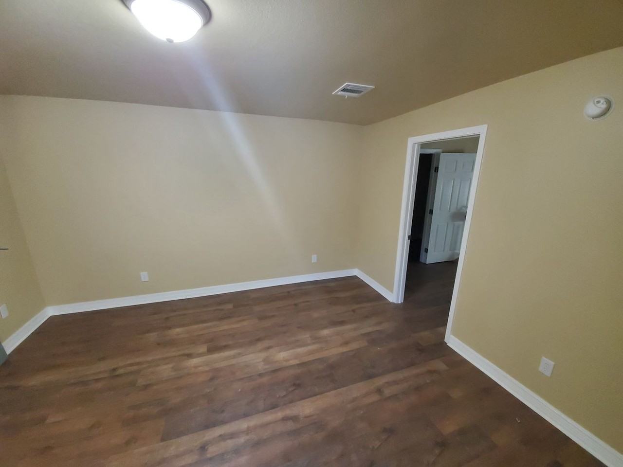 4247 Rightway Ave - Photo 2 of 6