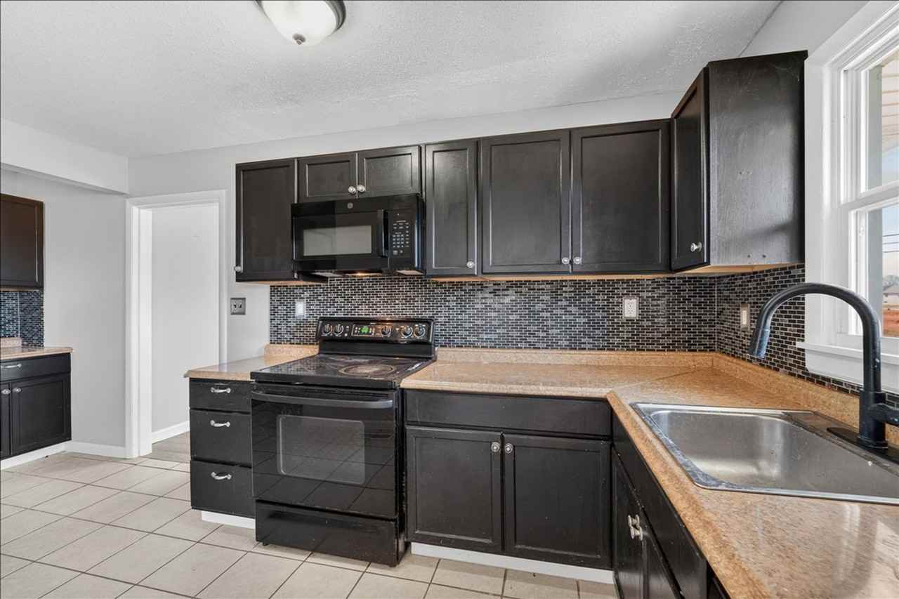 372 Clutts Rd - Photo 3 of 15