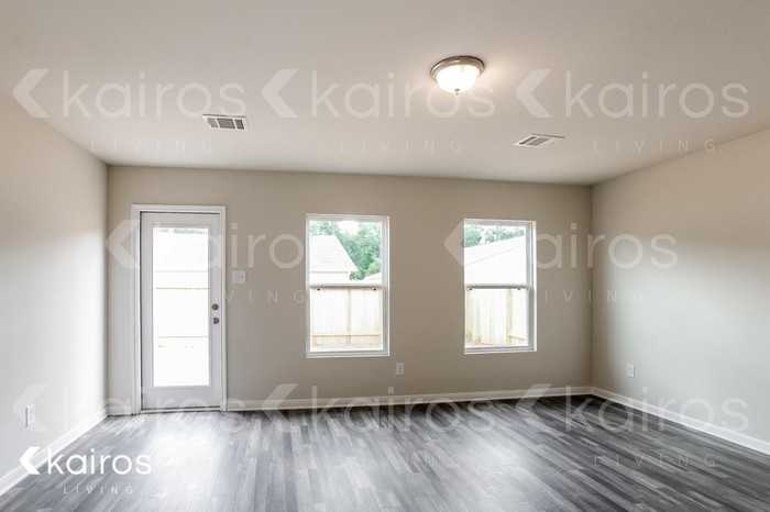 15609 Briar Forest Dr - Photo 2 of 15