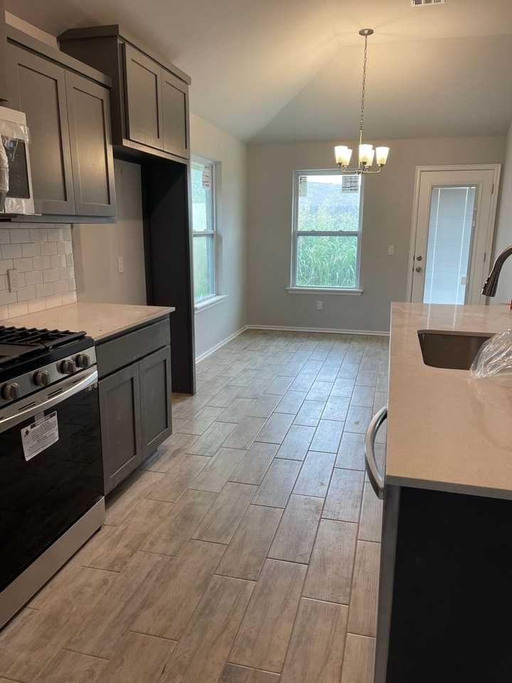 2600 Nw 199th St - Photo 6 of 17