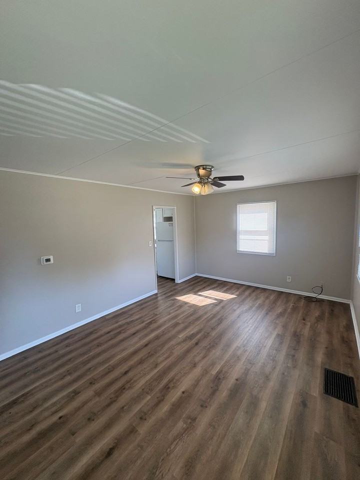 925 W Willow Ln - Photo 3 of 14
