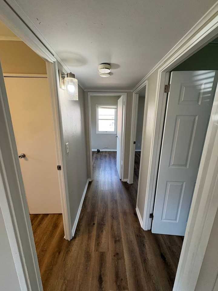 925 W Willow Ln - Photo 7 of 14