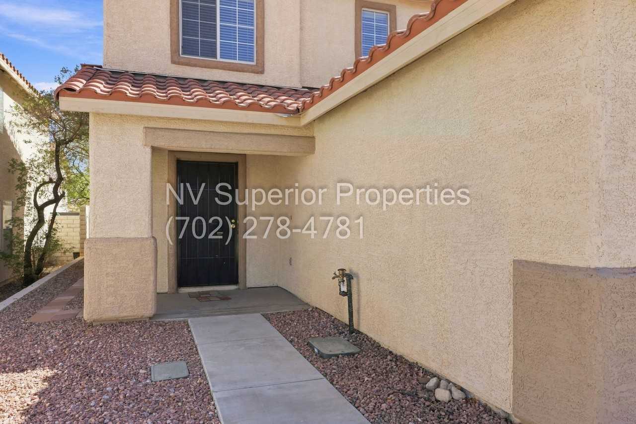 8713 Majestic Pine Ave - Photo 3 of 50