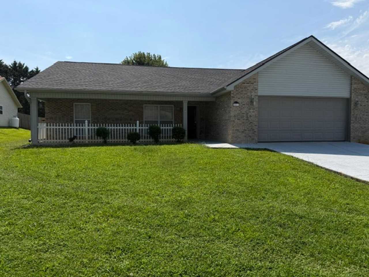 2811 June Bug Way - Photo 2 of 25