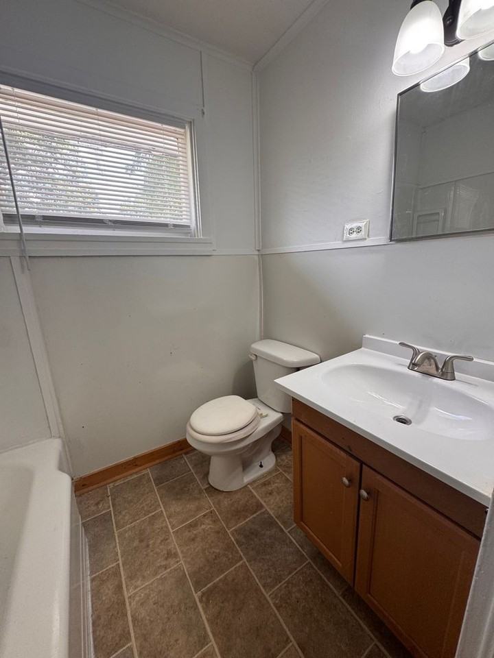 413 Dell Dr - Photo 5 of 17