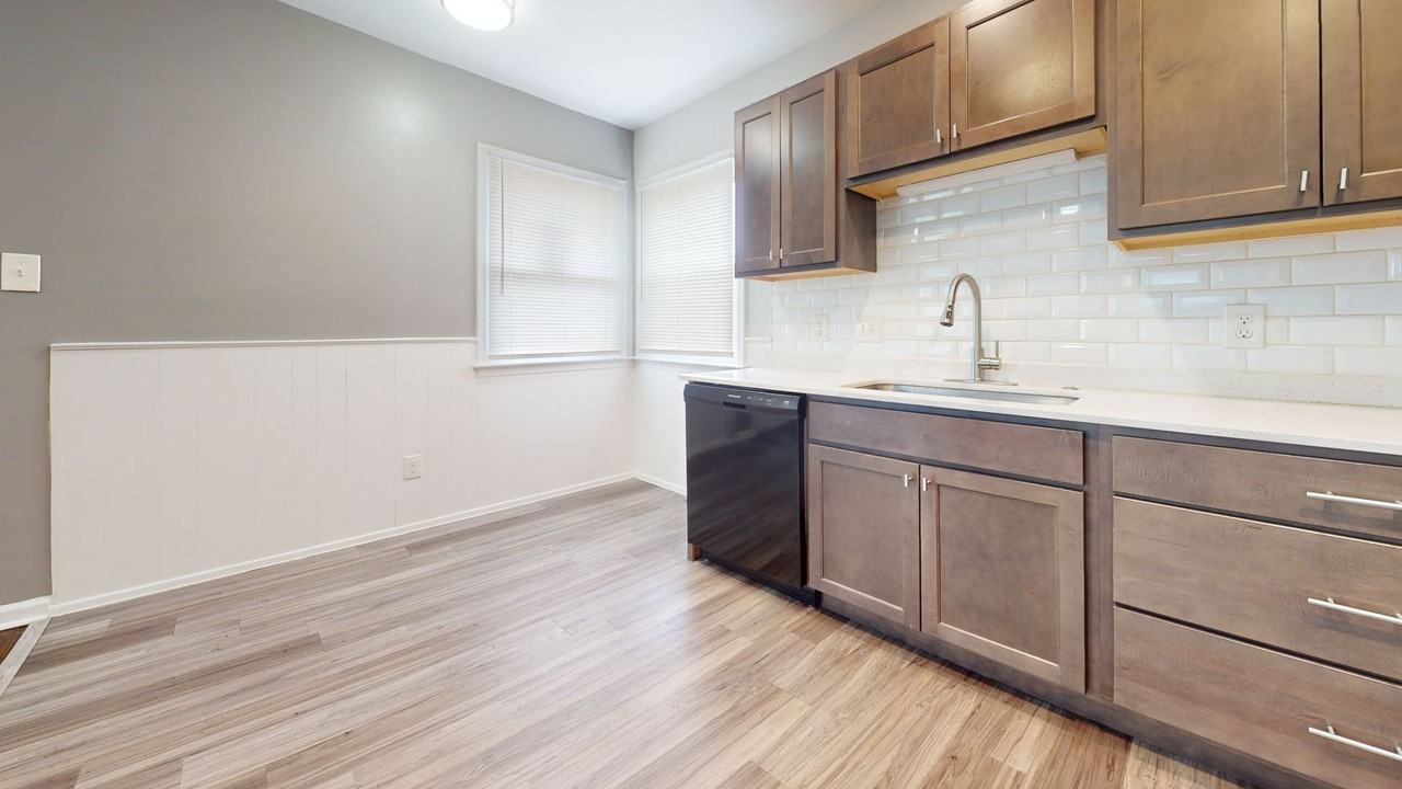 2111 Otis Ave - Photo 3 of 15