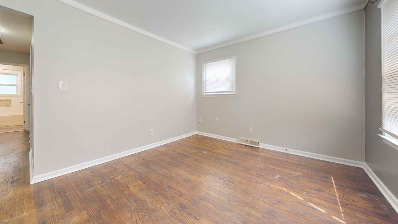 2111 Otis Ave - Photo 5 of 15