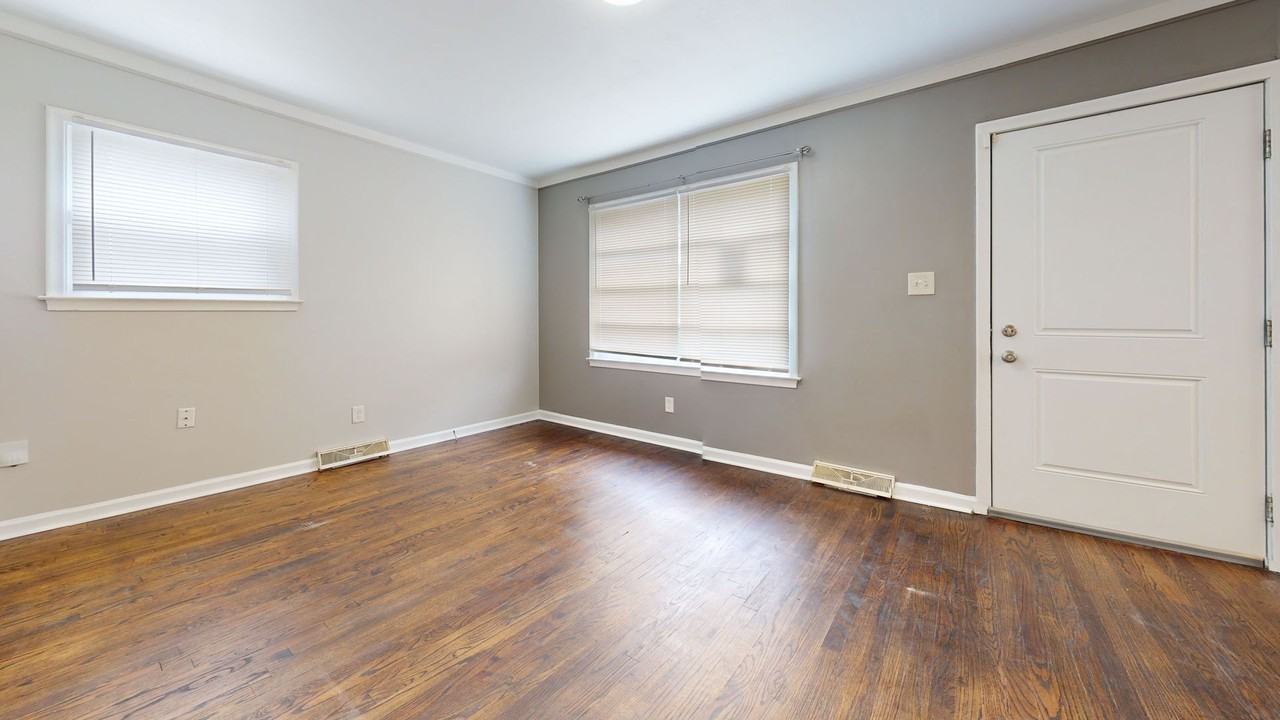 2111 Otis Ave - Photo 6 of 15