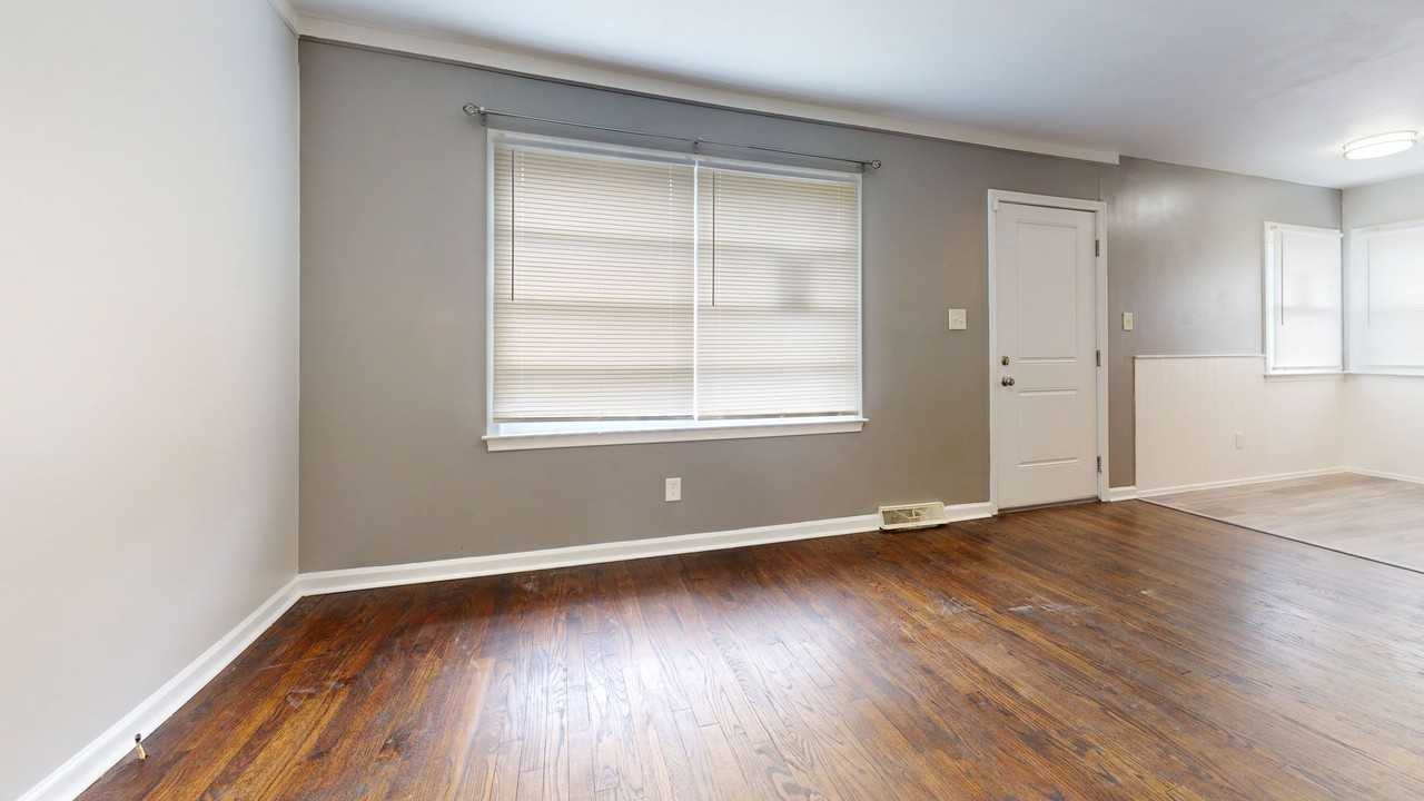 2111 Otis Ave - Photo 7 of 15