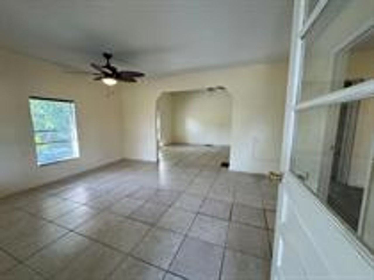311 N Bloxham Ave - Photo 5 of 14