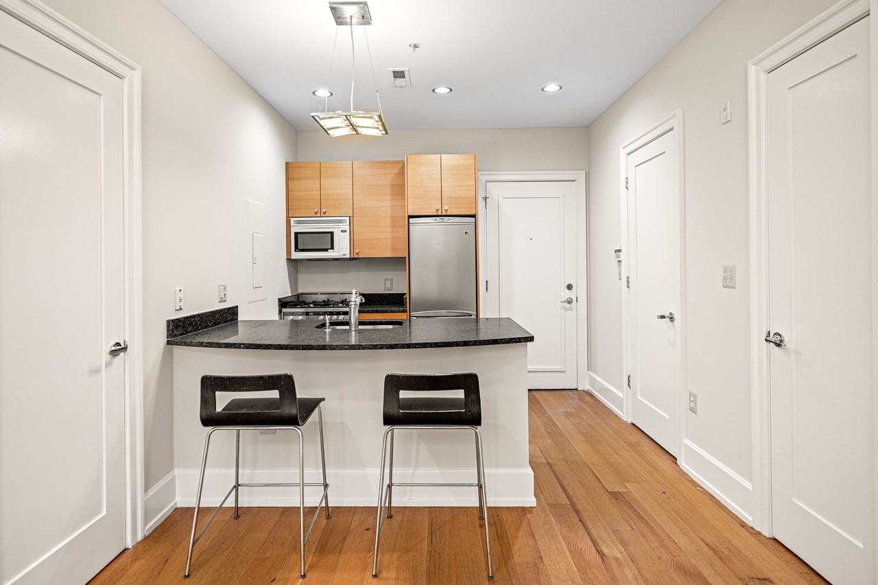 2516 Q St Nw #Q102 - Photo 4 of 26