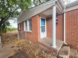featured image of 515 E Indian Dr