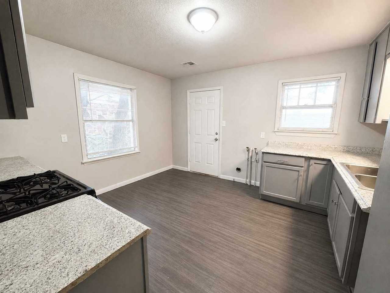 515 E Indian Dr - Photo 4 of 10
