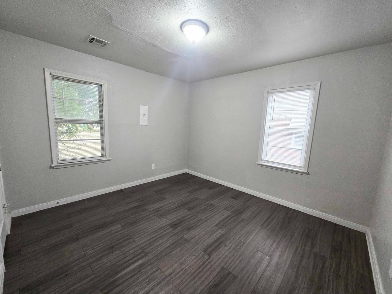 515 E Indian Dr - Photo 6 of 10