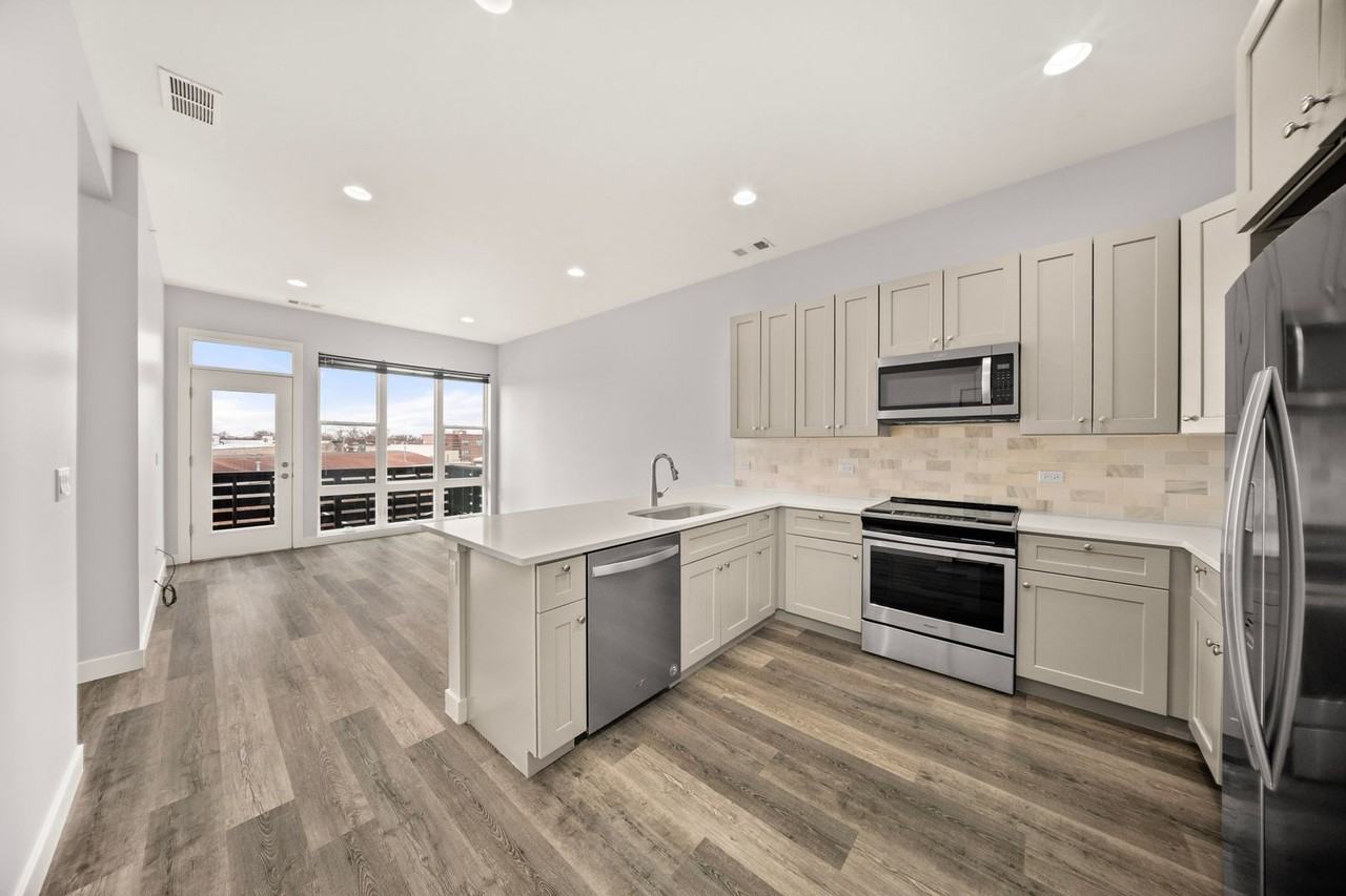 8917 Grant Avenue - Photo 3 of 12