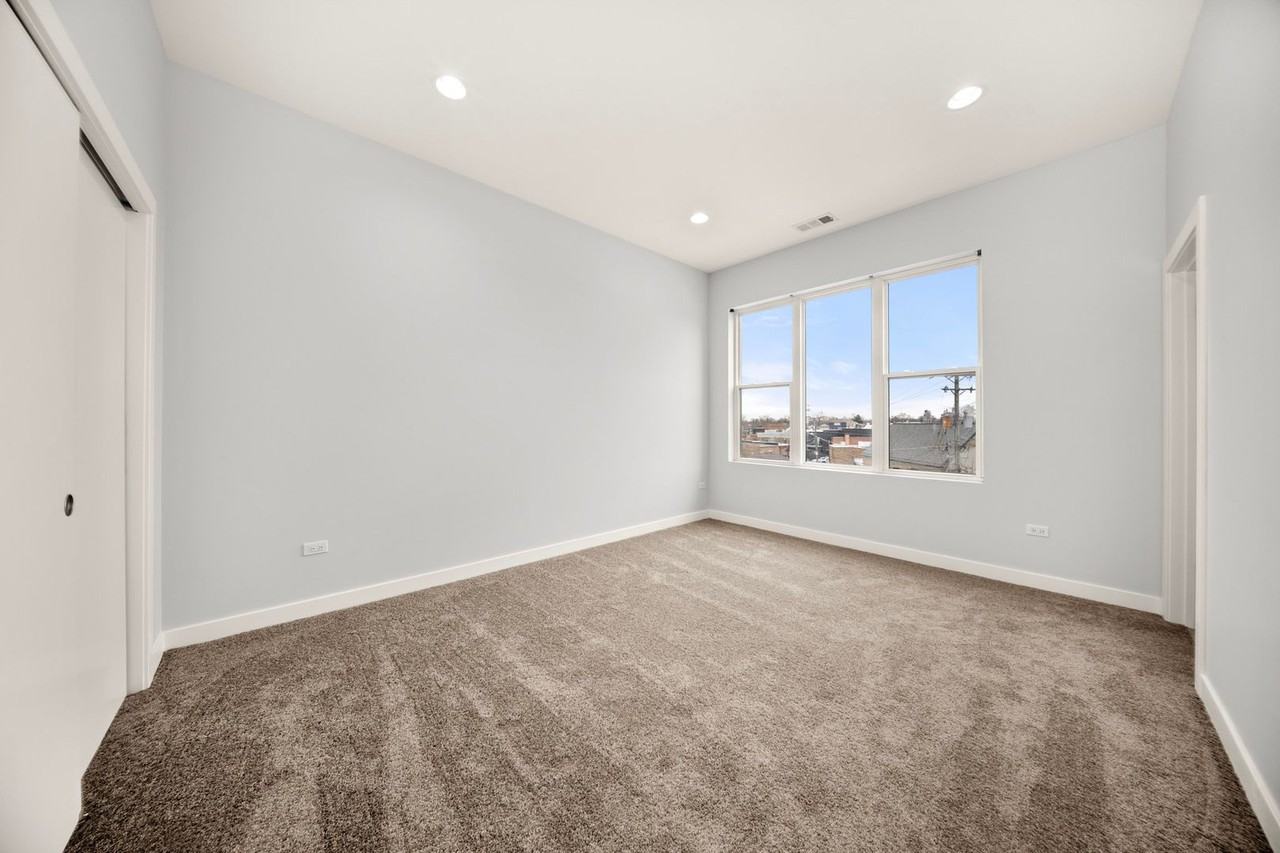8917 Grant Avenue - Photo 6 of 12