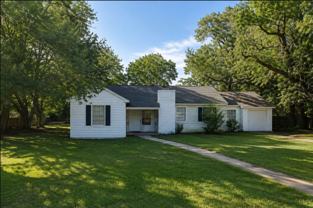2435 Beech St - Photo 1 of 1