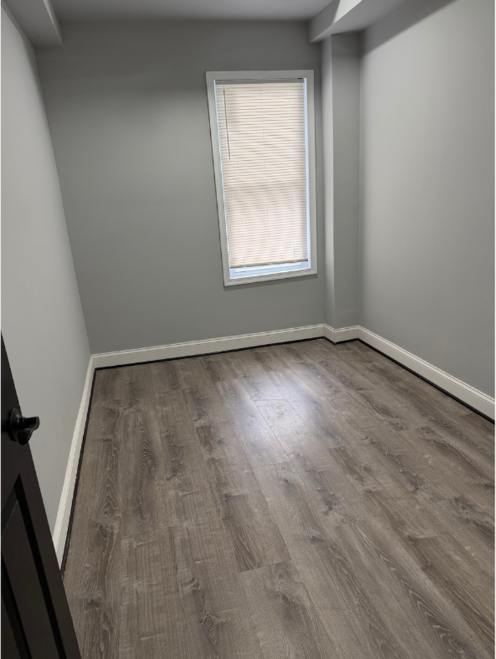 1106 N Lakewood - Photo 3 of 32