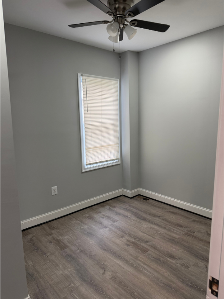 1106 N Lakewood - Photo 6 of 32