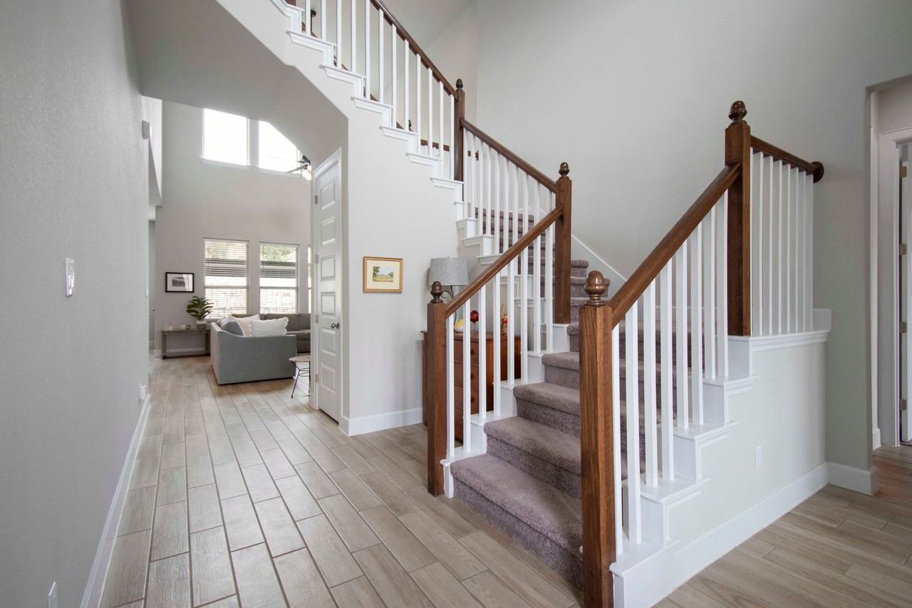 231 Village Oak Dr - Photo 5 of 39