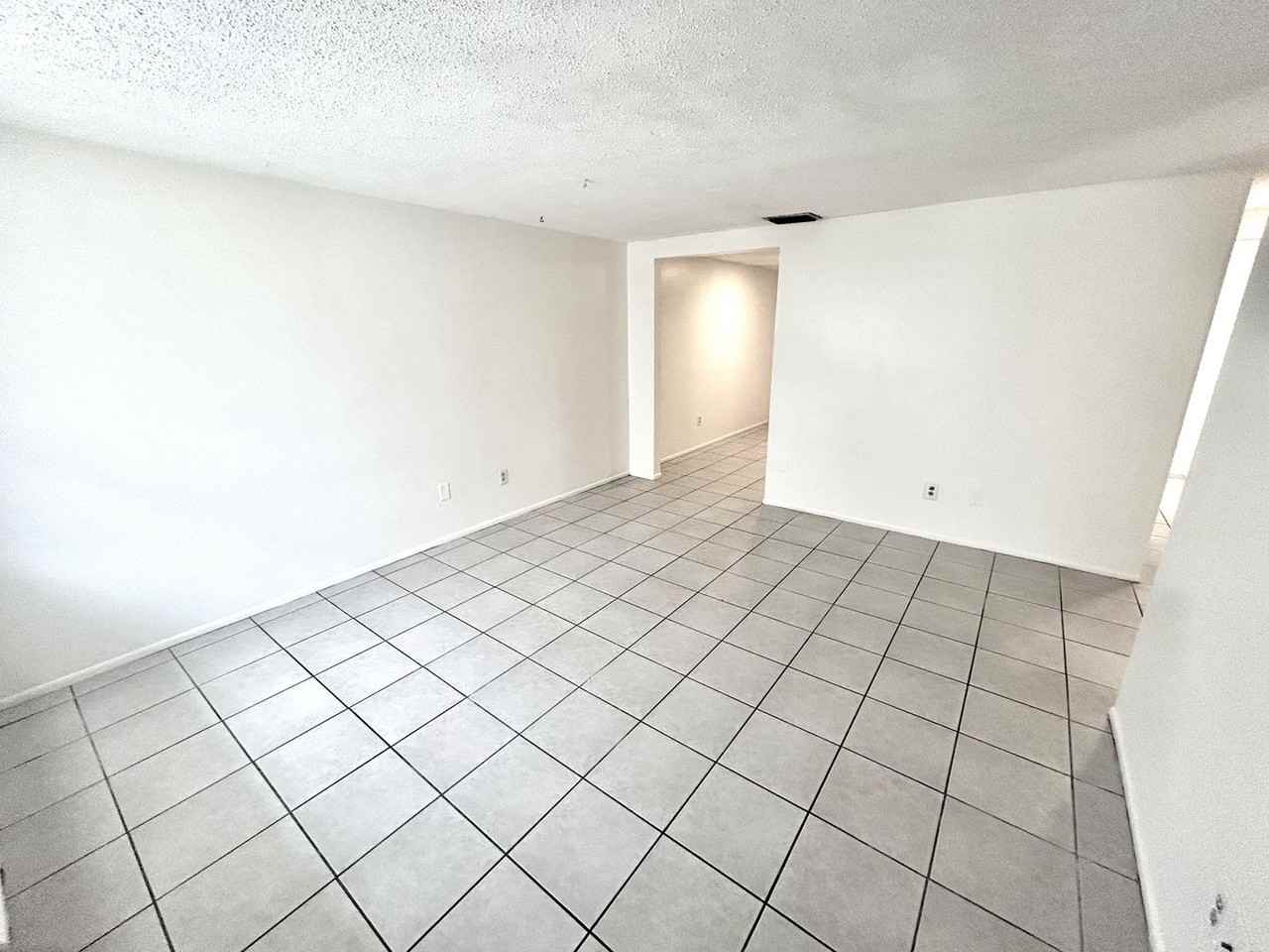 5723 5723 / 5725 9th Street Circle East - Photo 3 of 17
