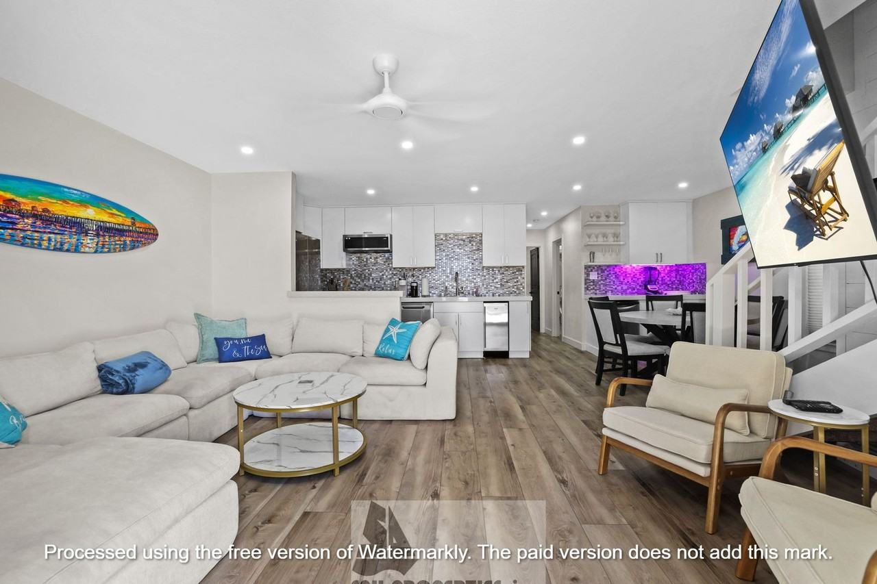 711 711 PCH #330 - Photo 3 of 27
