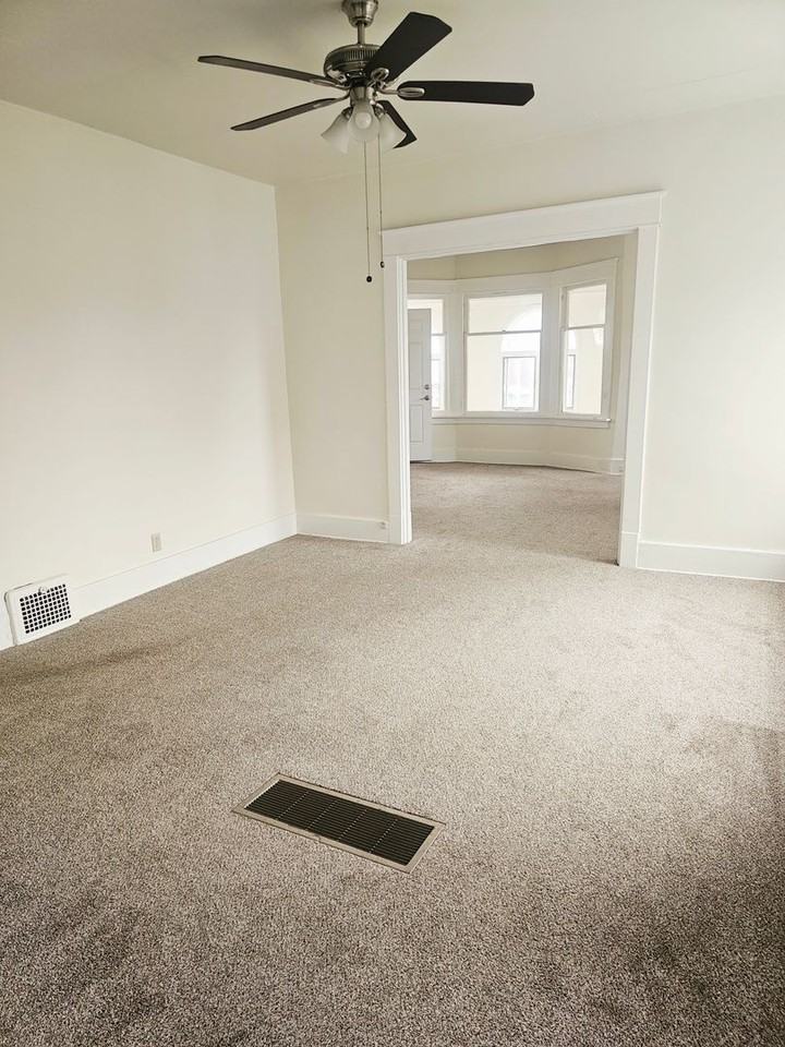 731-733 Lincoln Ave. - Photo 3 of 19