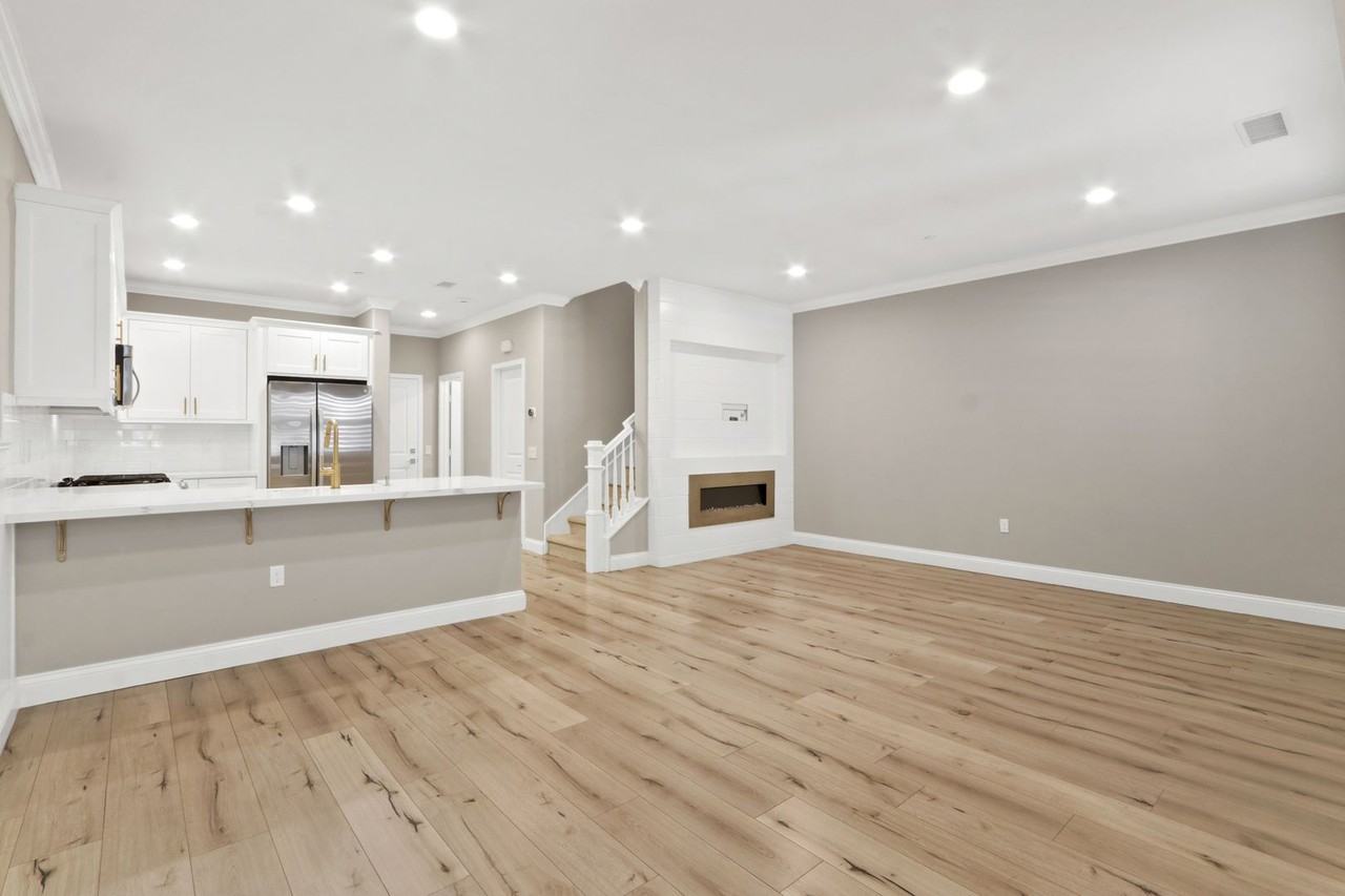 604 El Paseo - Photo 3 of 20