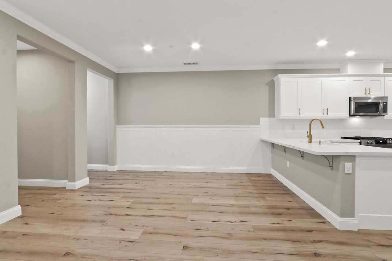 604 El Paseo - Photo 4 of 20